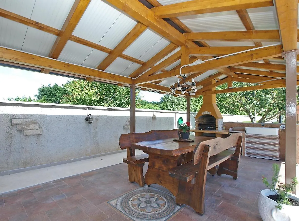House Marino 2069 Villa Pula 0*,